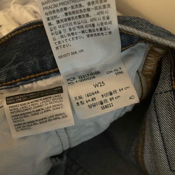 Levi’s 501 Short Size 25✨ - Picture 2 of 5